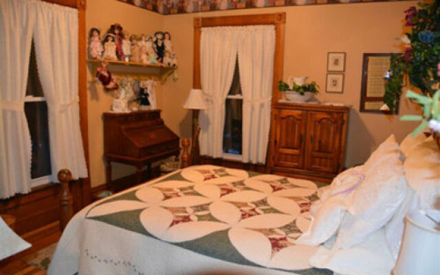 Country Doll House Bed And Breakfast