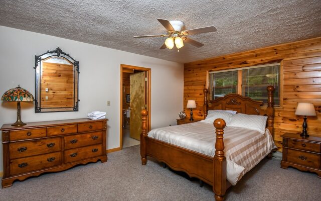 Hillside Retreat 4 Bedroom House