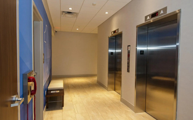 Holiday Inn Express & Suites Johnstown by IHG