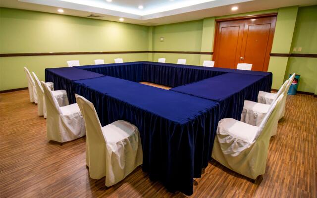 Araiza Palmira Hotel