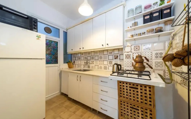 Charming Flat with Refreshing View in Kadikoy