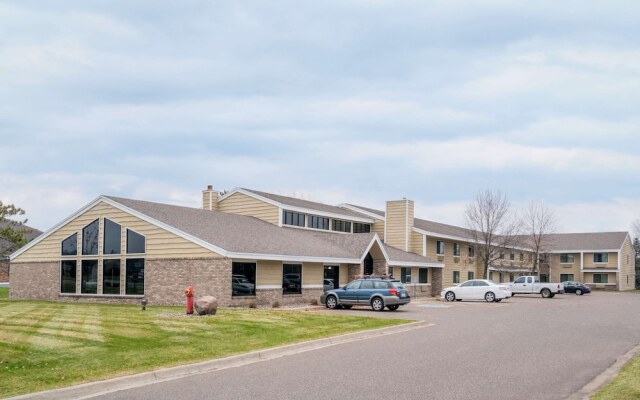 Days Inn Suites Baxter Brainerd Area