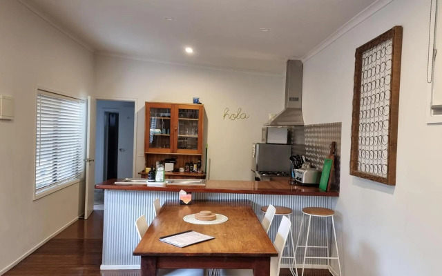 SUNSET BEACH SHACK on SURF