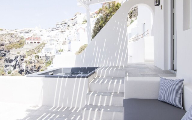 Porto Fira Suites