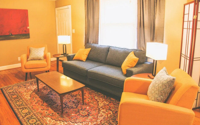 Woodbine Charmer 12 min to Downtown Nashville!