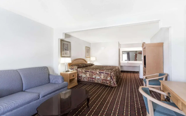 Brentwood Inn & Suites