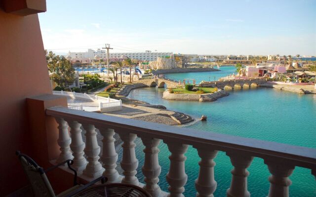 Golden 5 Almas Palace Resort