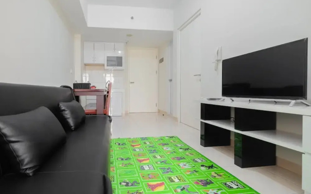 Pool View 2BR Apartment @ Springlake Summarecon