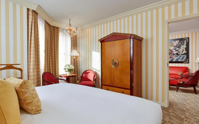 Orchard Hotel