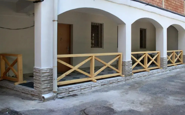 25 Steps From Rustaveli Avenue