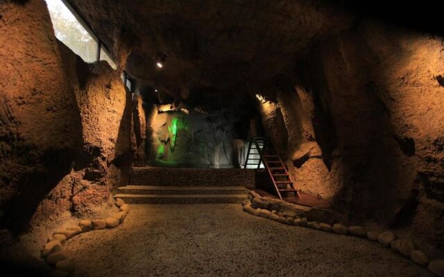 Meet Nanjing, Love Hot Spring Hotel