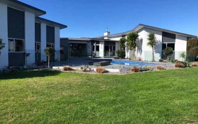 Wilsons Retreat - Hosts On-site