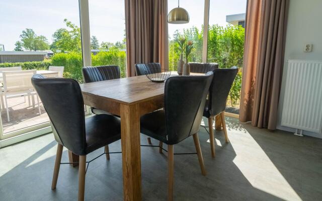 Comfy chalet with dishwasher near a nature reserve