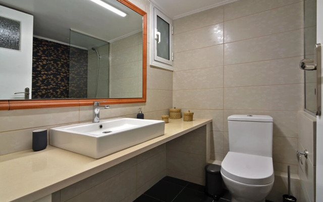 "Rolls Royce" elegant flat in P.Faliro district