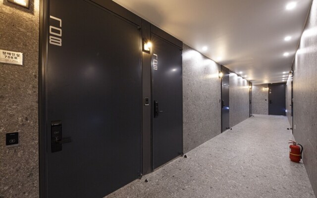 Wall Hotel Cheonan Cheongsu