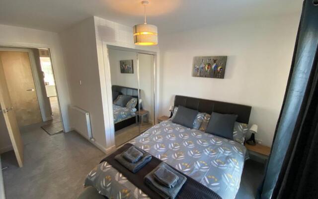 The Duplex Nairn- Spacious 3 Bedroom with sunny balcony