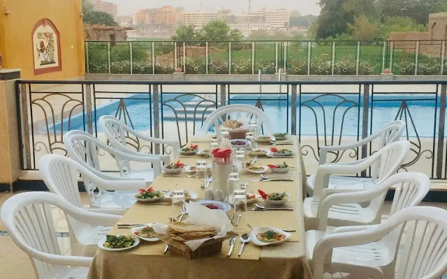 Jewel Howard Carter Hotel