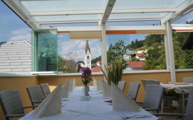 Gasthof Pension - Café Konditorei Hassler