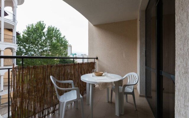 One Bedroom Apartment with Balcony
