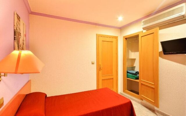 Hostal Apolo Trece