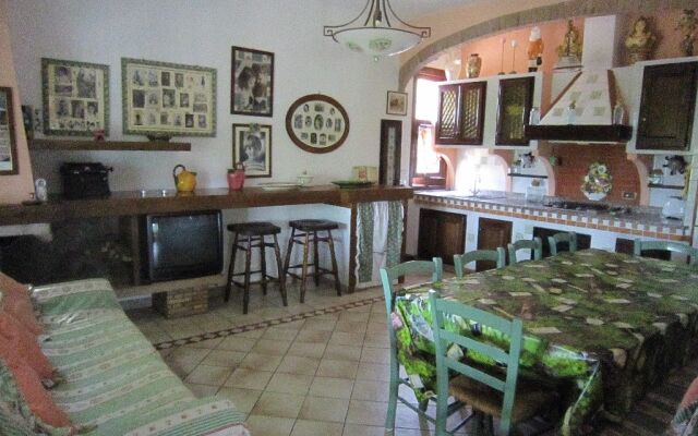 L'uliveta del Luschi Villa, piscina privata e campo da tennis, playground, wi-fi & pet friendly