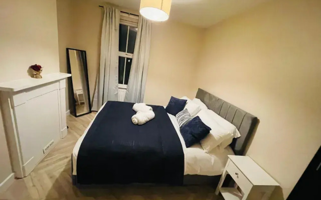 Oxford Charm Apartment-comfort in Prime Location