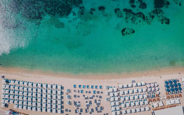 Adorno Beach Hotel & Suites