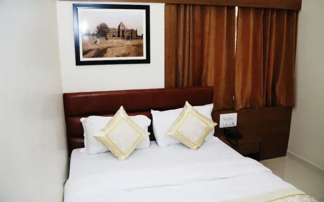 Hotel Crystal Luxury INN
