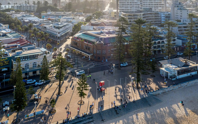 Stay at Hotel Steyne