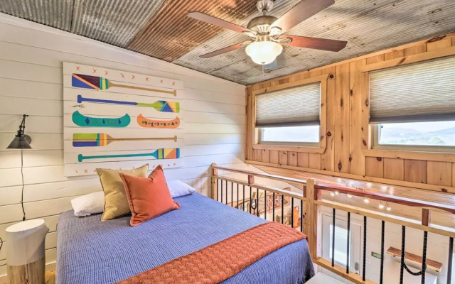 Cheery Pet-friendly Studio w/ Shared Fire Pit