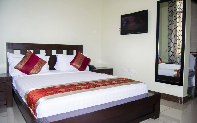 Flomi Hotel
