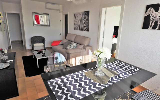 Cristina Port & Beach - Apartment