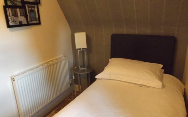 Pitreavie Guest House