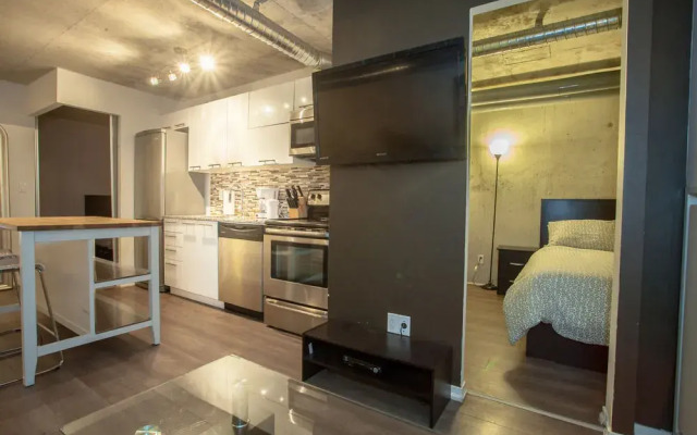 Pinnacle Suites - Chic Downtown Loft