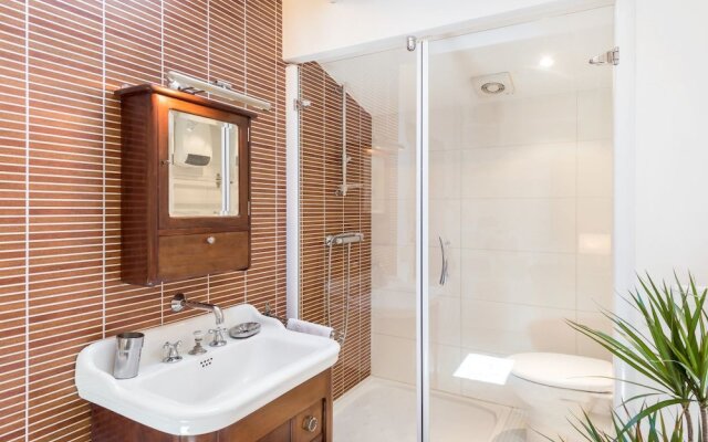 Colombet Stays Place De La Canourgue