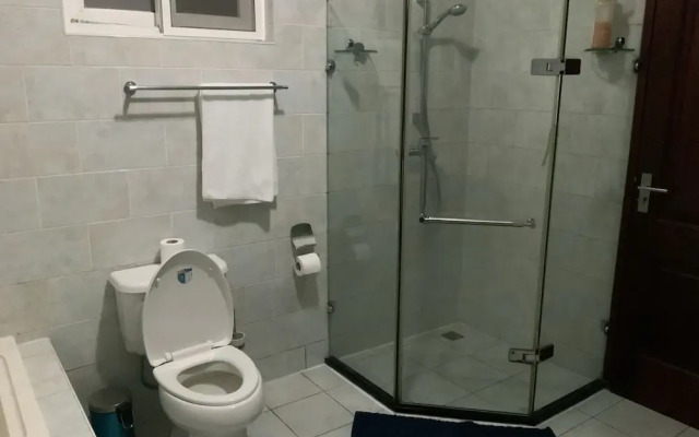 Charming 3-bed Apartment Airport Residential Accra