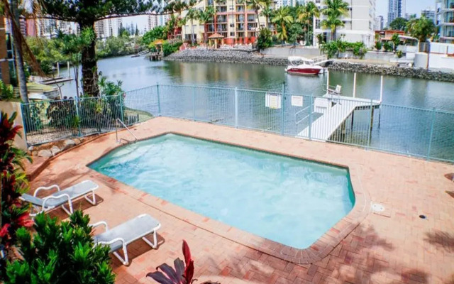 Surfers Riverside Apartments