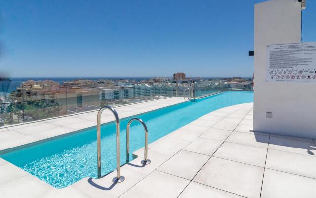 INF4.5P- modern 3 bed city apartment next to beach