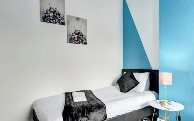 Central - 2br House - Free Parking - Garden