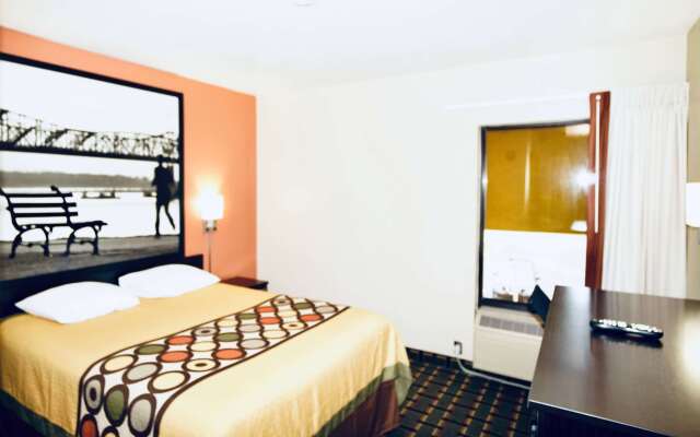 Super 8 by Wyndham Crossville TN