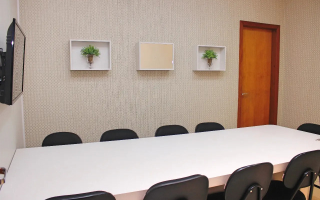 Premier Pallace Hotel