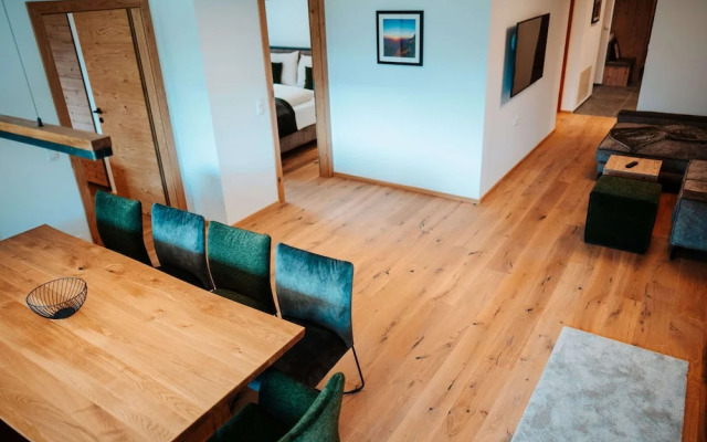Large Apartment With Balcony & Terrace on Ski Slope