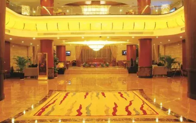 Shiwai Taoyuan Hotel