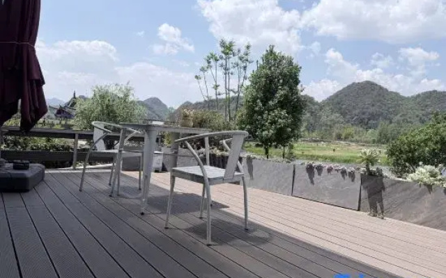 Puzhehei Shuxing Lake View Resort Homestay (Lover's Bridge)