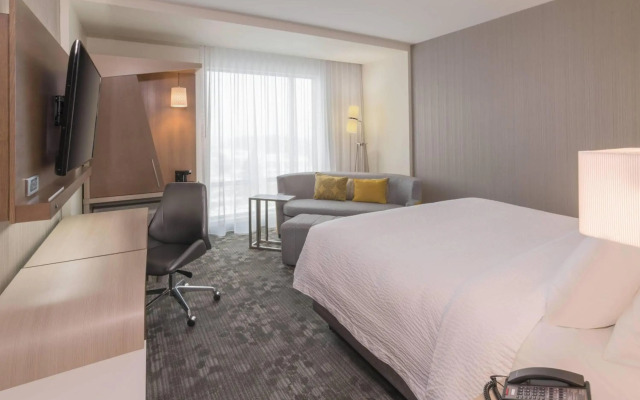 Courtyard by Marriott Burlington