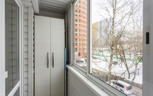 Moment House on Yelninskaya Street