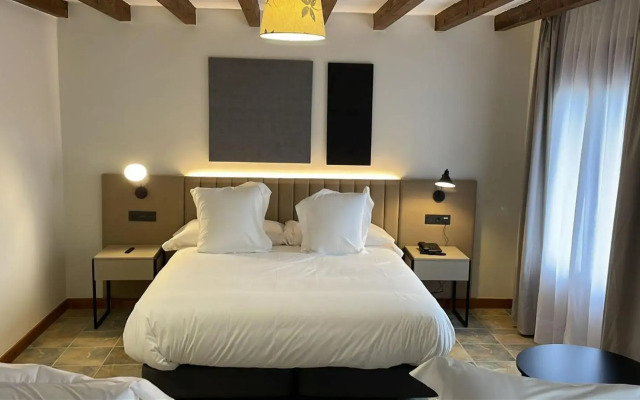 4Us Rioja Wine Hotel