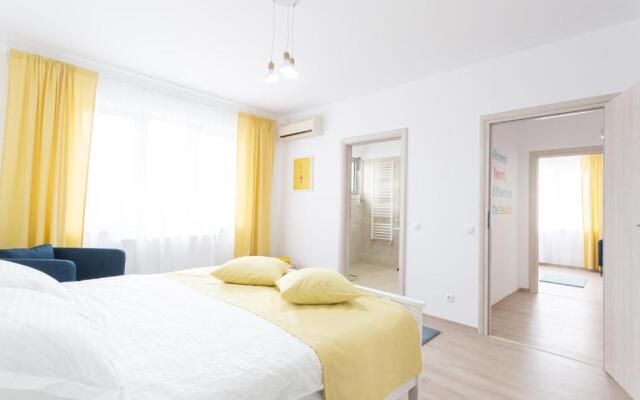 Sunny Olimp 3 ROOMS large apartment- by the sea
