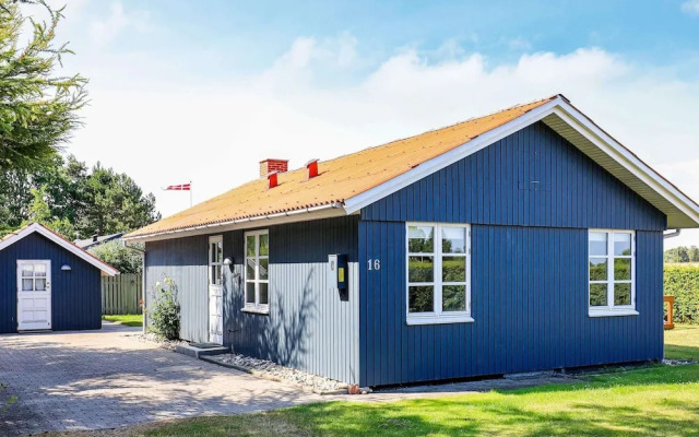 Sunlit Holiday Home in Funen near Sea