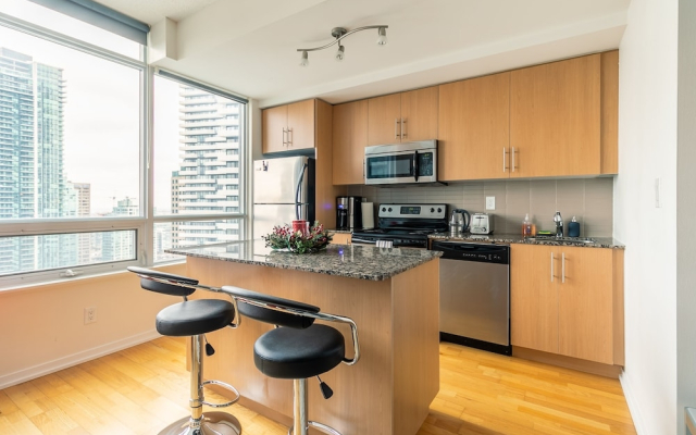 Stylish 1BR in Heart of City 2204